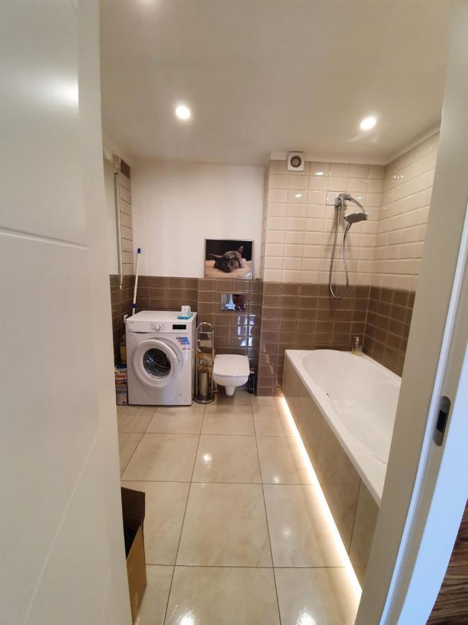 Apartament Lux Apartment Koszalin Bagian luar foto